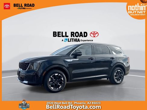 Used 2024 Kia Sorento S image 1