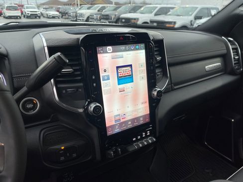 Used 2025 RAM 2500 Laramie image 19