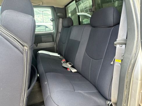 Used 2005 Chevrolet Silverado 2500 LS AWD/4WD image 26
