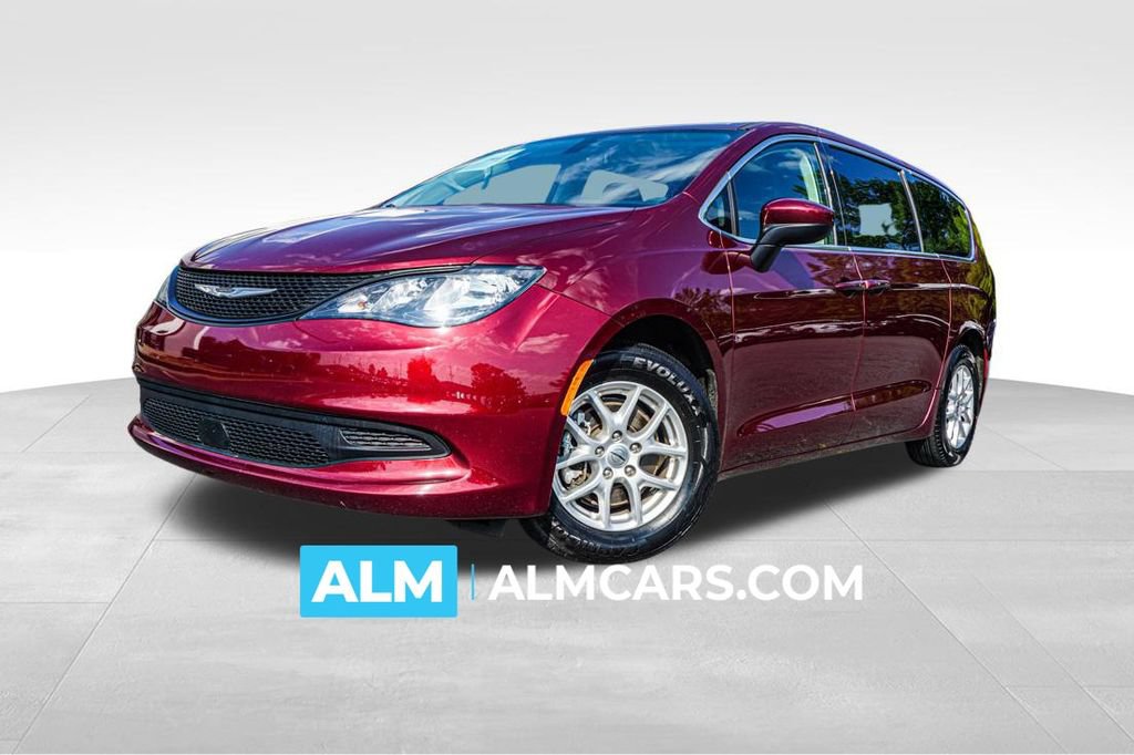 Used 2022 Chrysler Voyager LX FWD image 1