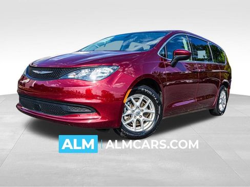 Used 2022 Chrysler Voyager LX FWD image 1