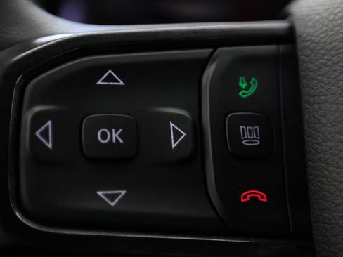 Used 2024 RAM 2500 Limited image 23