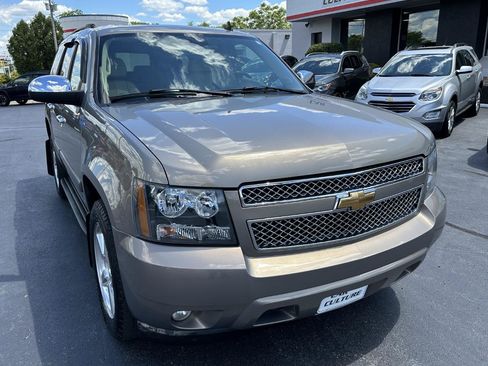 Used 2007 Chevrolet Tahoe LTZ w/ LTZ Preferred Equipment Group AWD/4WD image 4