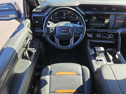 Used 2024 GMC Sierra 1500 AT4 w/ AT4 Premium Package AWD/4WD image 11