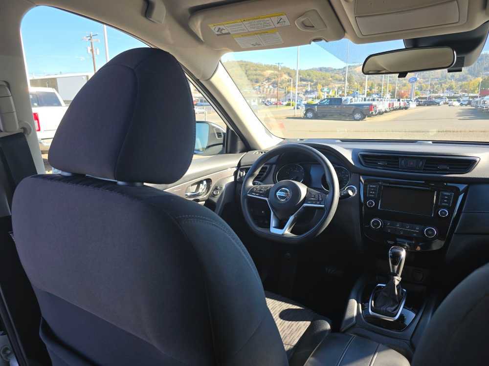Used 2019 Nissan Rogue SV AWD/4WD image 10