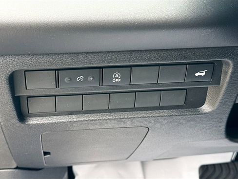 New 2026 Mitsubishi Outlander SE image 10