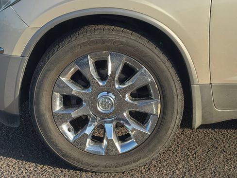 Used 2011 Buick Enclave CXL image 11