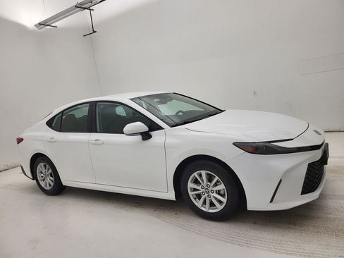 Used 2025 Toyota Camry LE FWD image 1