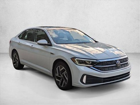 Used 2024 Volkswagen Jetta SEL FWD image 3