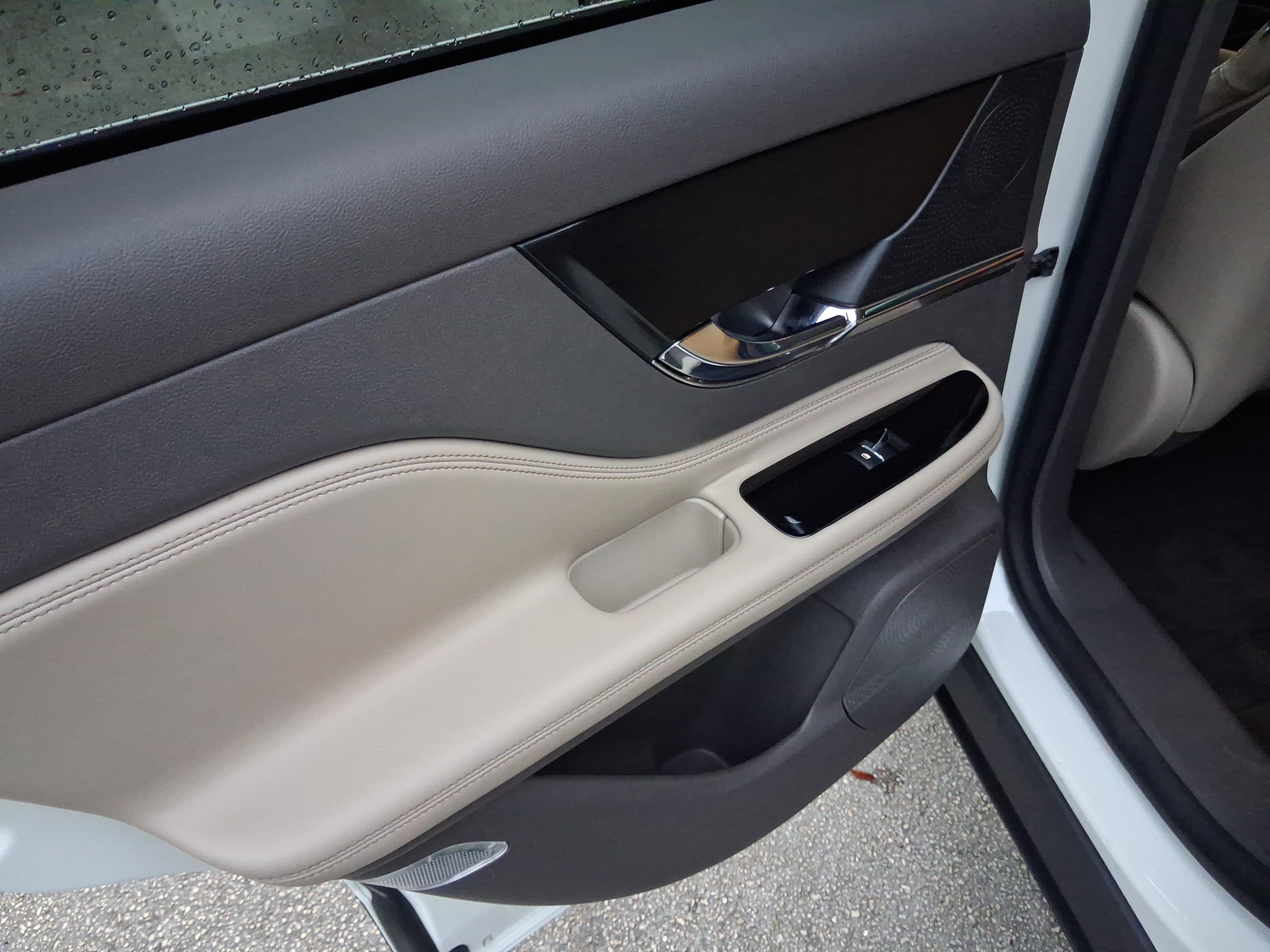 Certified 2023 Lincoln Corsair FWD image 9