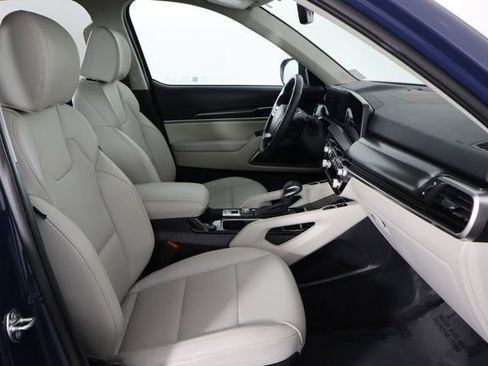 Used 2025 Kia Telluride S FWD image 20
