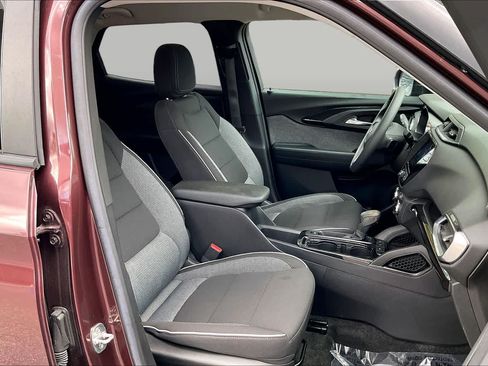 Used 2023 Chevrolet TrailBlazer LT w/ Convenience Package FWD image 8