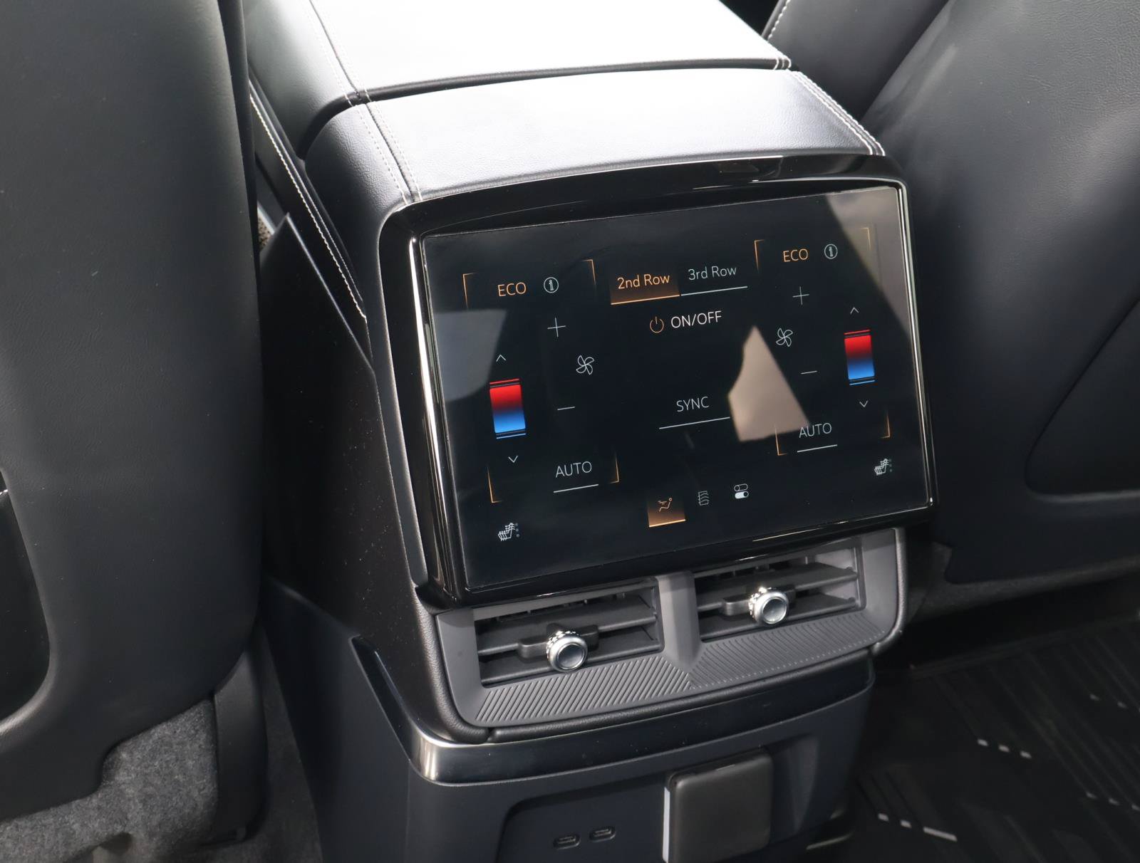 Certified 2027 Cadillac Vistiq Luxury w/ LPO, Floor Liner Package AWD/4WD image 18
