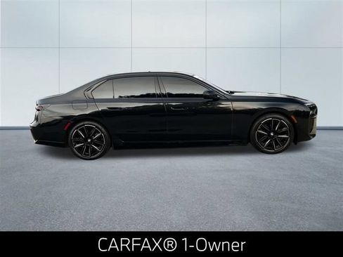 Used 2023 BMW i7 xDrive60 AWD/4WD image 2