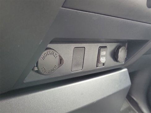 Used 2019 Toyota Tundra SR image 10