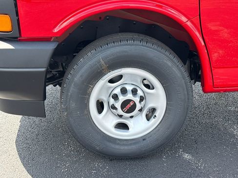 New 2026 GMC Savana 2500 w/ Driver Convenience Package image 11