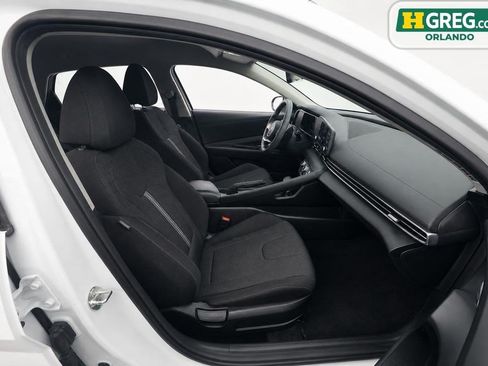 Used 2024 Hyundai Elantra SE FWD image 14