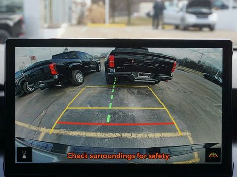 Certified 2025 Toyota Tacoma TRD Off-Road image 8