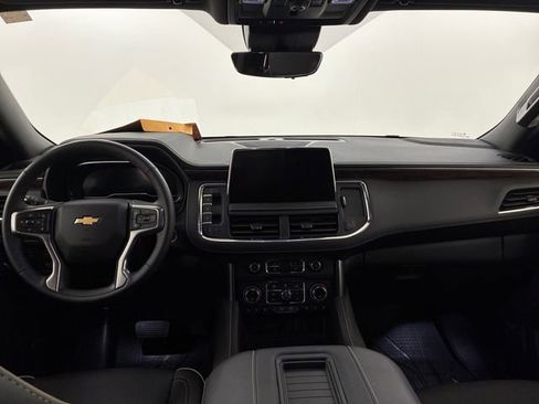 Used 2024 Chevrolet Suburban Premier image 20