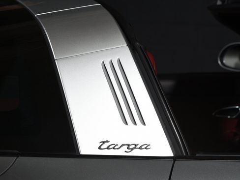 Used 2018 Porsche 911 Targa 4 GTS AWD/4WD image 9