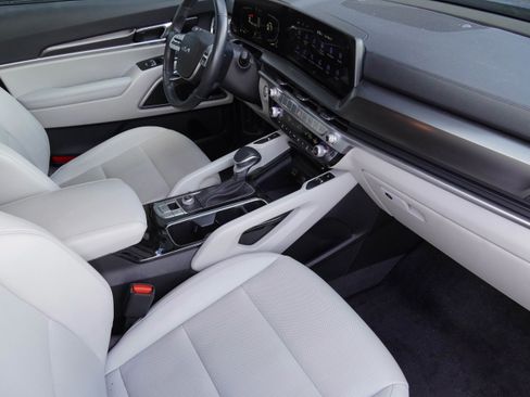 Used 2023 Kia Telluride S FWD image 10