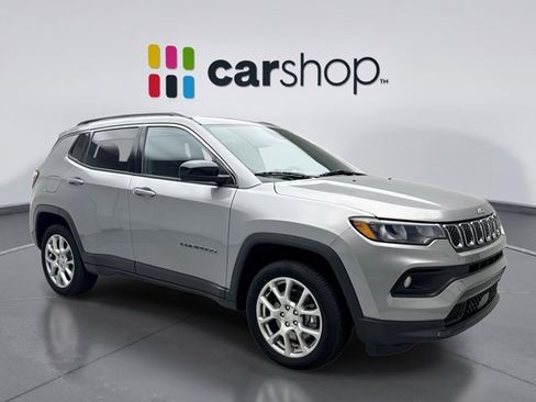 Used 2023 Jeep Compass Latitude AWD/4WD image 7