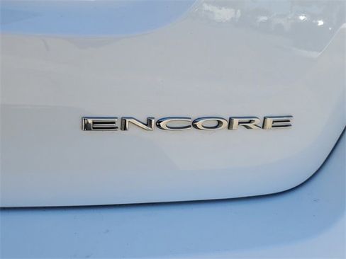 Used 2022 Buick Encore Preferred w/ Safety Package image 5