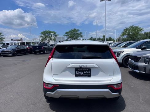 Certified 2023 Kia Niro EX w/ EX Cold Weather Package FWD image 5
