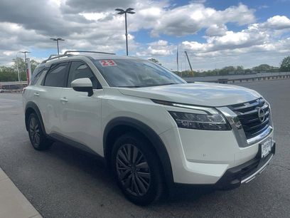 Used 2023 Nissan Pathfinder SL