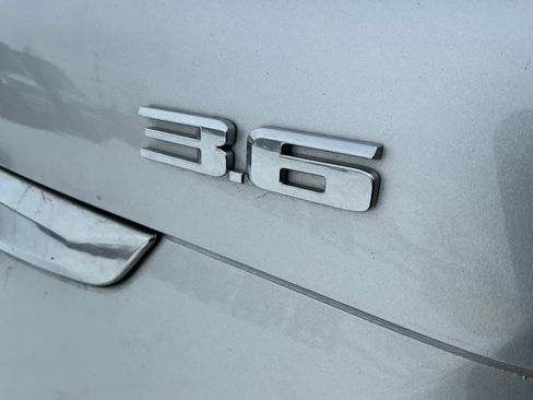 Used 2018 Cadillac XT5 Luxury w/ Driver Awareness Package image 17