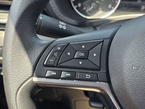 Used 2025 Nissan Sentra SV FWD image 33