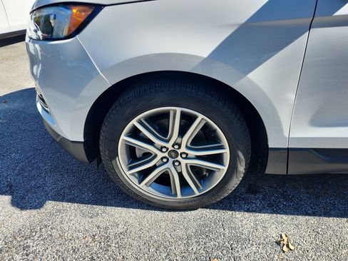 Used 2023 Ford Edge Titanium image 25