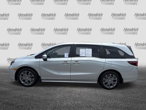 Used 2025 Honda Odyssey Touring image 7
