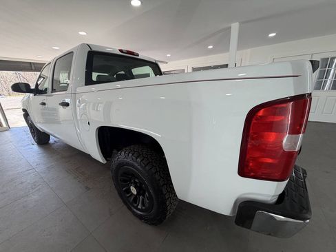 Used 2011 Chevrolet Silverado 1500 W/T RWD image 7