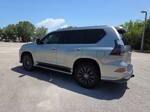 Used 2023 Lexus GX 460 Luxury w/ Sport Design Package AWD/4WD image 5