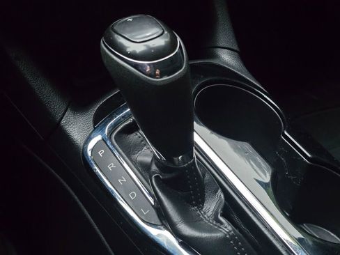 Used 2018 Chevrolet Cruze Premier image 38