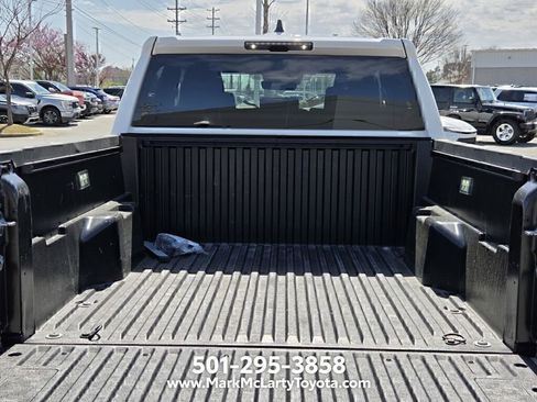 Used 2025 Toyota Tacoma TRD Off-Road AWD/4WD image 9