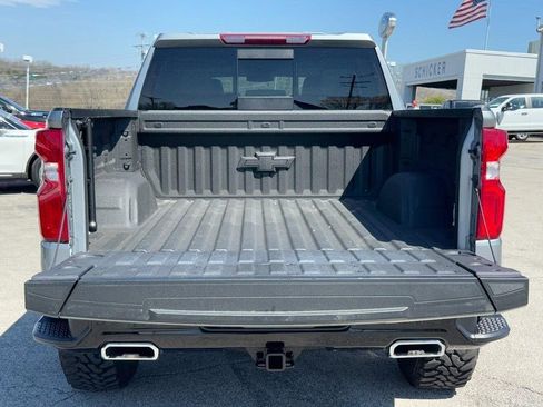 Used 2025 Chevrolet Silverado 1500 LT Trail Boss w/ Convenience Package II image 5