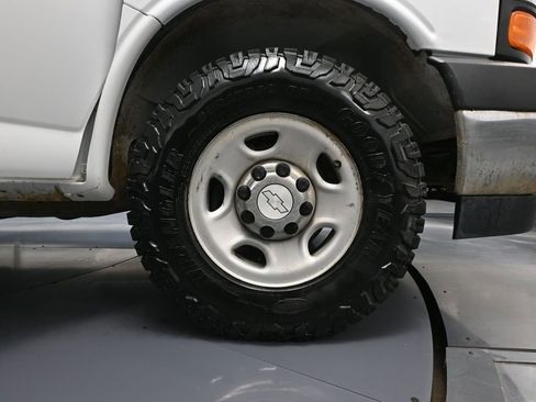 Used 2017 Chevrolet Express 3500 LT w/ LT Preferred Equipment Group image 16