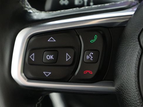 Used 2021 Jeep Wrangler Unlimited Sahara w/ Cold Weather Group AWD/4WD image 28