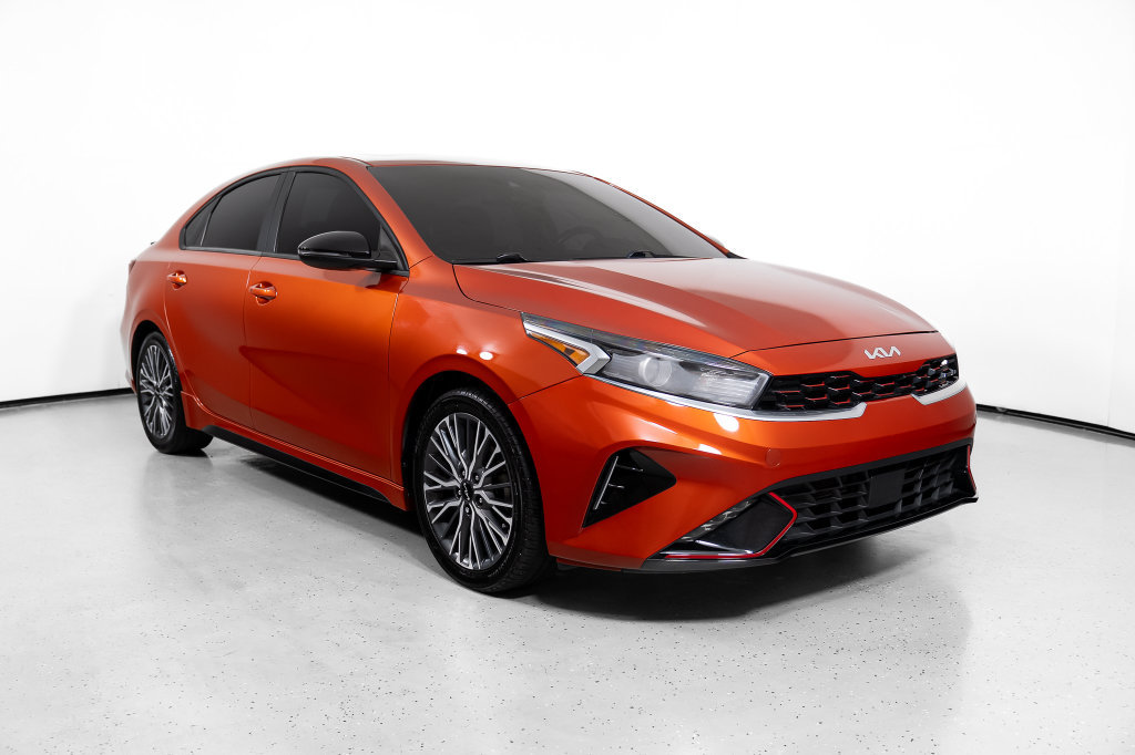 Used 2023 Kia Forte GT-Line w/ GT-Line Premium Package FWD image 2