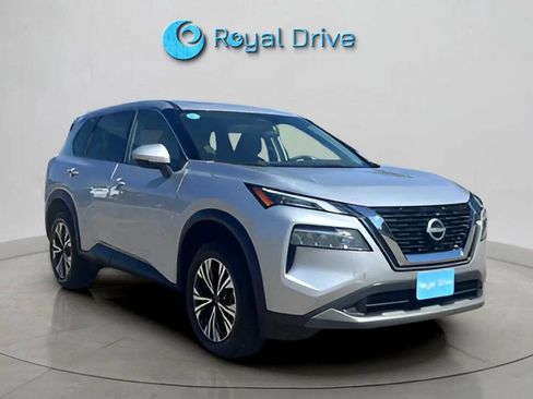 Used 2022 Nissan Rogue SV image 8