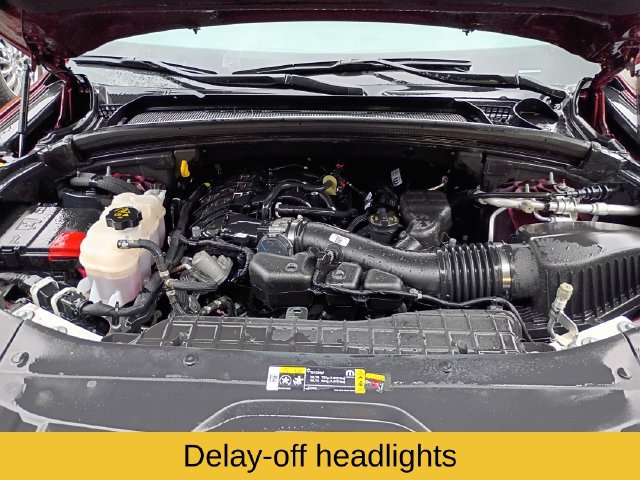 Used 2023 Jeep Grand Cherokee Altitude AWD/4WD image 23