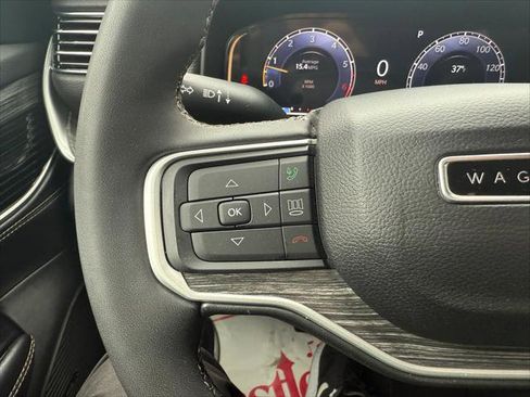 Certified 2024 Jeep Wagoneer L Series II w/ Flexible Seating Group image 23