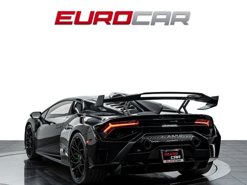 Used 2022 Lamborghini Huracan STO RWD image 3