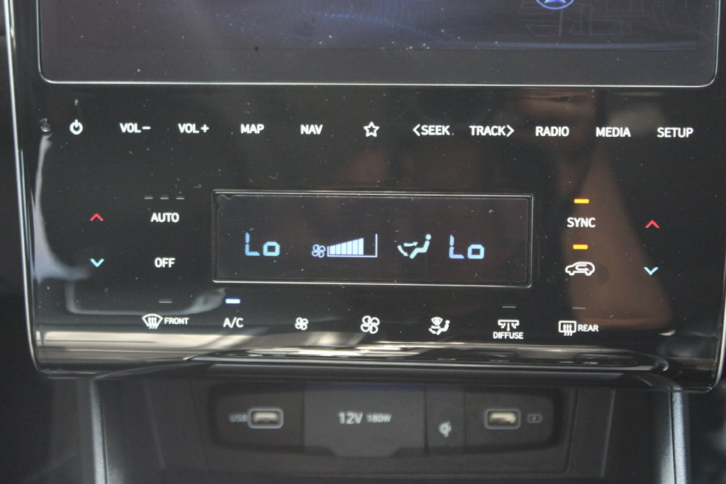 Used 2024 Hyundai Tucson Limited AWD/4WD image 22