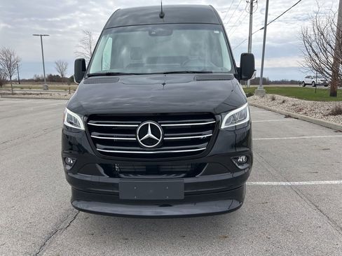 Used 2023 Mercedes-Benz Sprinter 3500 image 4