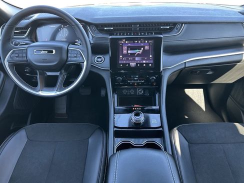 New 2025 Jeep Grand Cherokee L Altitude image 2