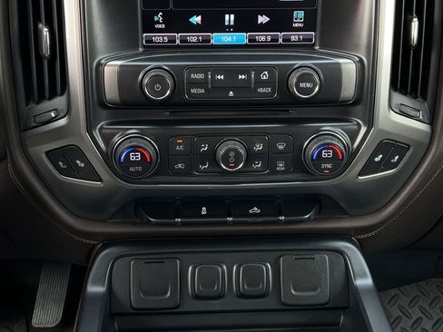 Used 2015 Chevrolet Silverado 1500 LTZ AWD/4WD image 21