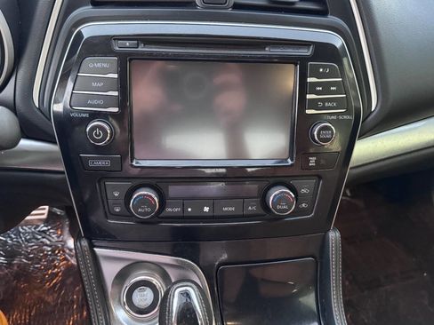 Used 2016 Nissan Maxima SR image 18